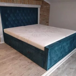 Modrá manželská posteľ Modrá manželská posteľ